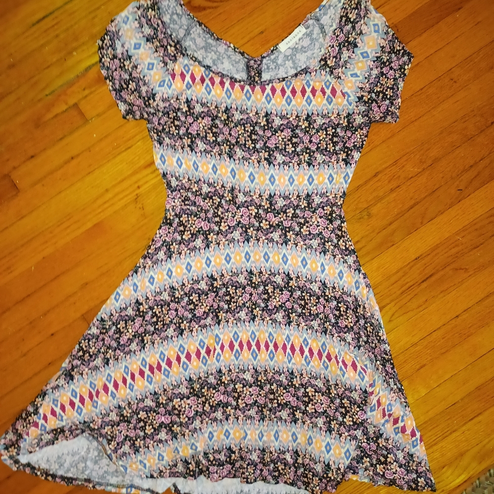 Floral Patterned Short Sleeve Dress